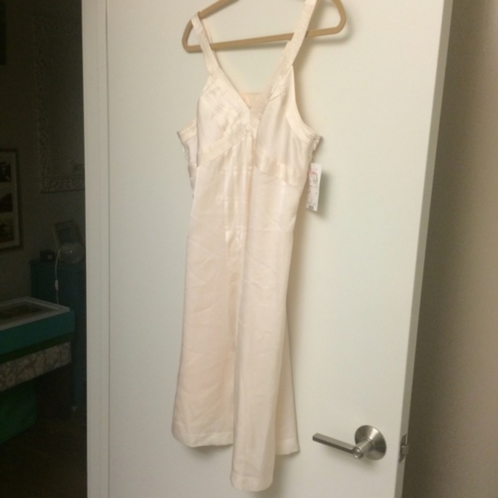 New! Dress- perfect for bridal